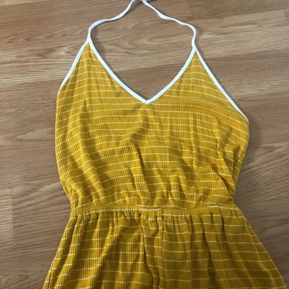 forever21 yellow halter romper size medium💛 - Picture 3 of 5